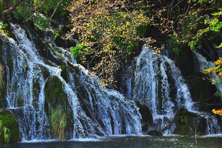 All inclusive luxury daytrip Plitvice Lakes from Split or Trogir - Image 5