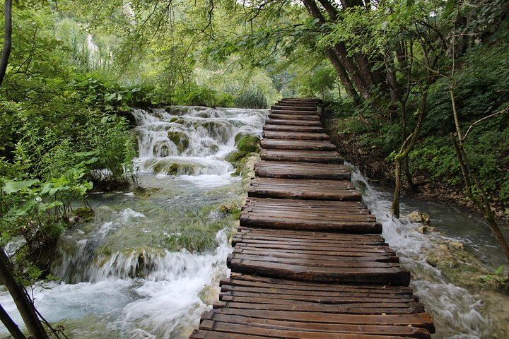 All inclusive luxury daytrip Plitvice Lakes from Split or Trogir - Image 3