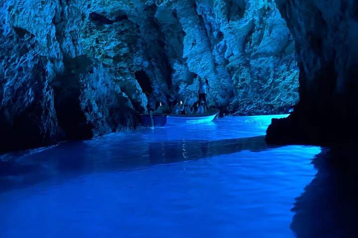 Blue Cave & 5 Islands Tour - Image 4