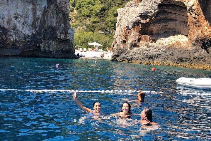 Blue Cave & 5 Islands Tour - Image 5