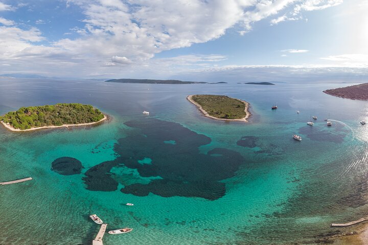 Blue Lagoon and Šolta Island Private Speedboat Tour - Image 3