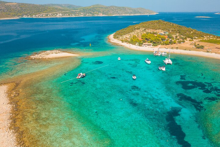 Blue Lagoon Tour from Split with Bottled Water and Wine Included - Image 3