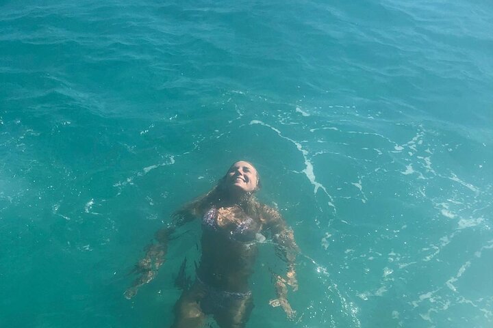 Magic Blue lagoon & 3 islands tour, water and wine included - Image 2