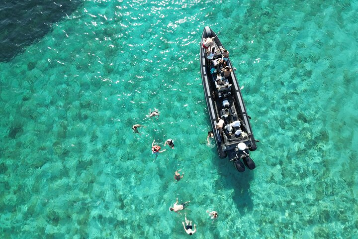 Magic Blue lagoon & 3 islands tour, water and wine included - Image 1