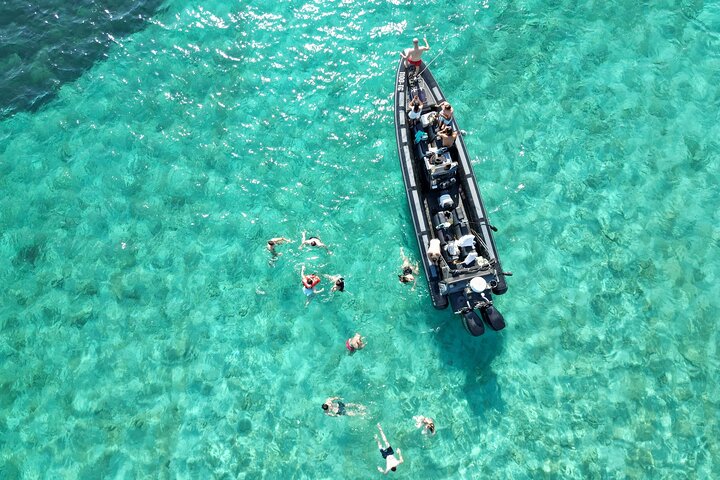 Magic Blue lagoon & 3 islands tour, water and wine included - Image 3