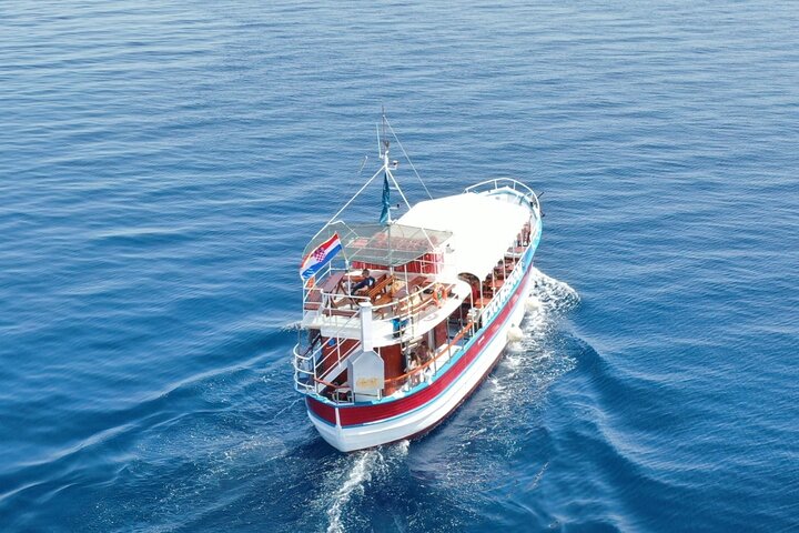 Private Boat Tours for large groups - Image 1