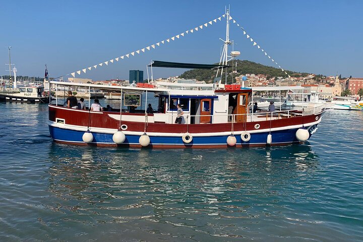 Private Boat Tours for large groups - Image 2