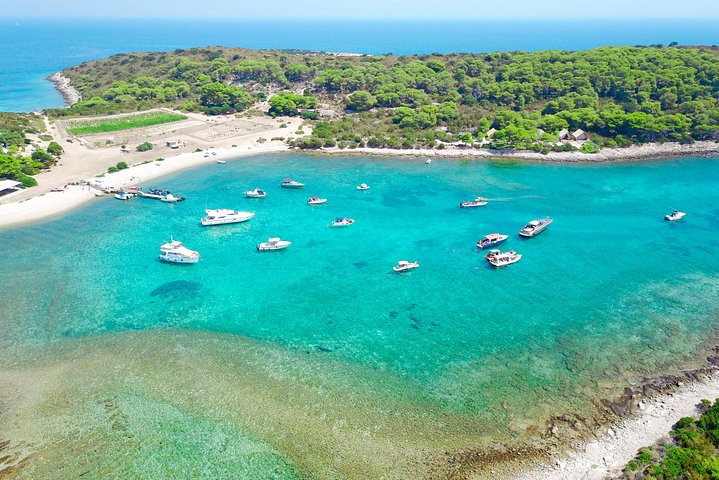 Private Luxury Boat tour for 12 from Split, Brac, Trogir, Hvar - Image 4