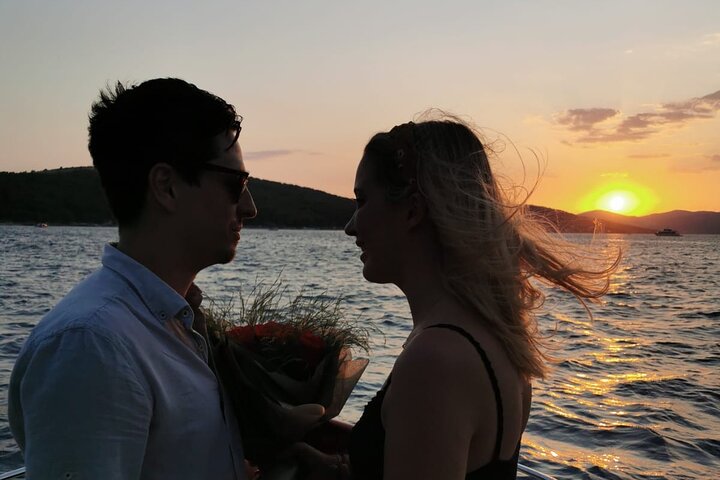 Private Sunset Tour from Split + Bottle of Wine Included - Image 2