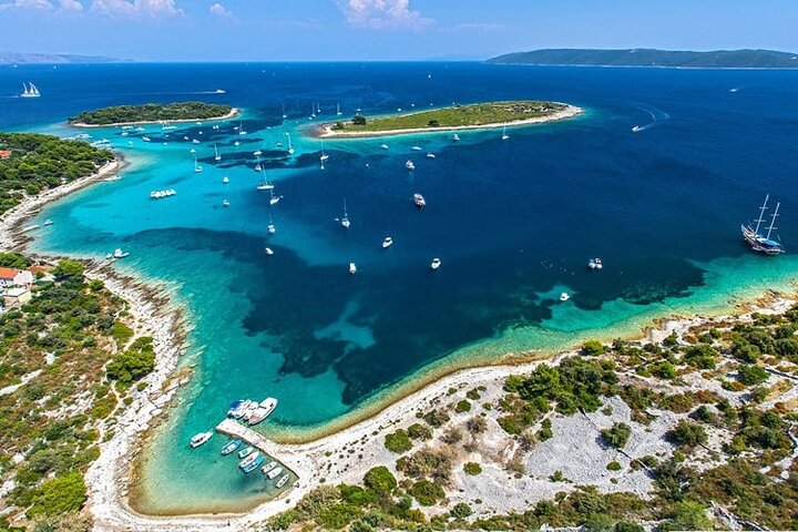 Private Tour from Split: Blue Lagoon & 3 Islands + Wine Included - Image 5