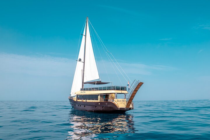 Private tour with Luxury yacht Santa Clara in Croatia - Image 3