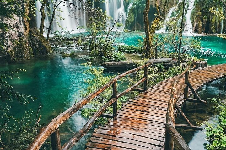 Private Transfer from Split Area to Plitvice Lakes - Image 5
