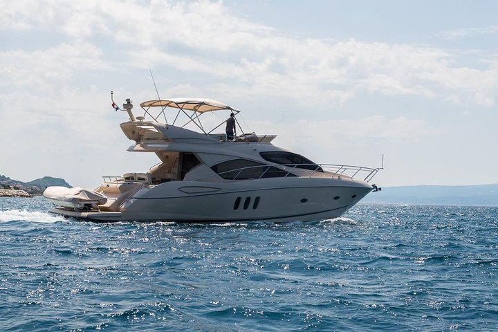 Yacht - Day Charter - Image 1