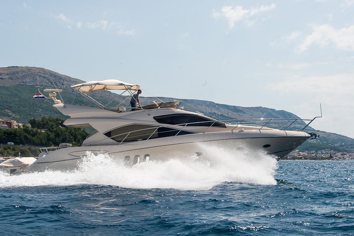 Yacht - Day Charter - Image 2