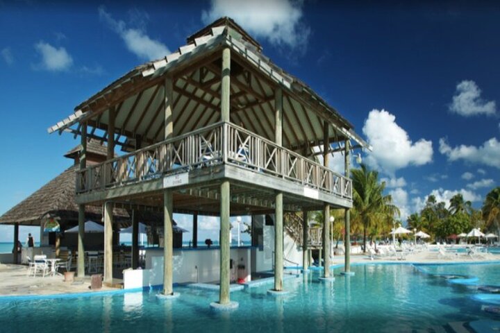 Antigua Shore Excursion: All-Inclusive Jolly Beach Resort and Spa Pass - Image 3