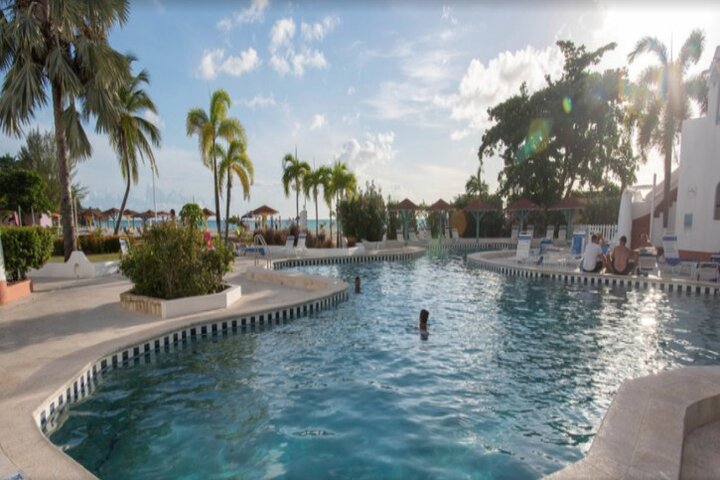 Antigua Shore Excursion: All-Inclusive Jolly Beach Resort and Spa Pass - Image 4