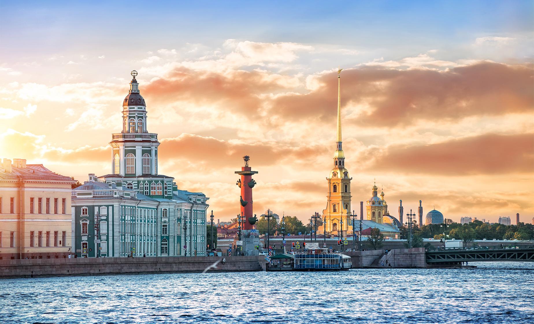 Private City Highlights and Peter and Paul Fortress (Visas Included) - Image 1
