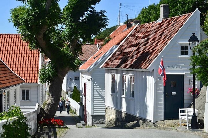 Highlights of the Region Haugesund Guided Bus Tour  - Image 2