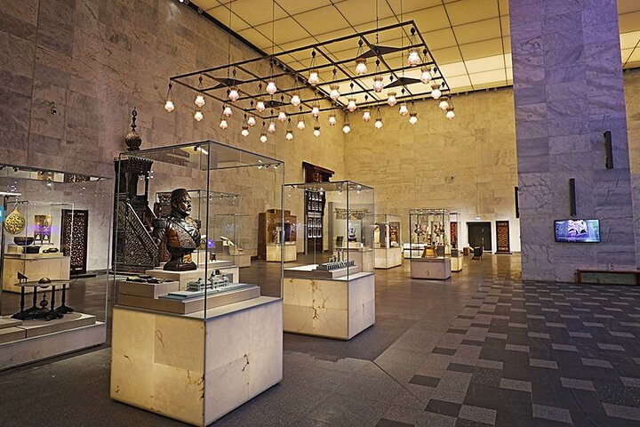 7-Hours Guided Tour to Giza Pyramids and Mummies Museum + Lunch - Image 5