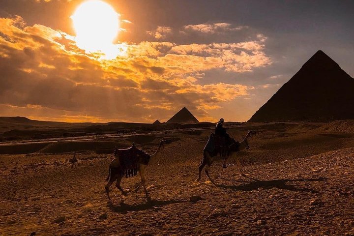 Full day tour to Giza Pyramids, Memphis, Sakkara & Dahshur with private guide - Image 4