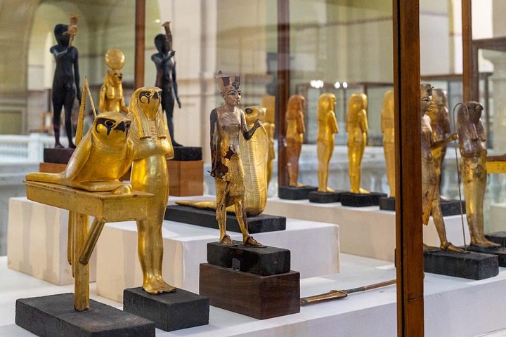 Most popular Sightseeing in Cairo (pyramids and Egyptian museum) - Image 5