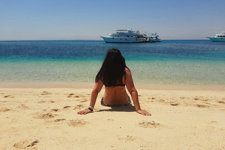 Paradise Island - Image 3