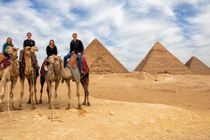 Private Day Tour to Giza Pyramids, Sphinx & Saqqara + Luxury Nile Dinner Cruise - Image 3