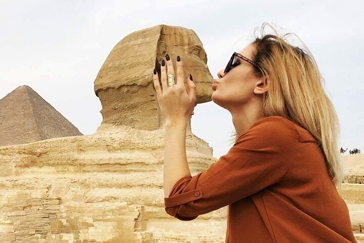 Private Day Tour to Giza Pyramids, Sphinx & Saqqara + Luxury Nile Dinner Cruise - Image 5