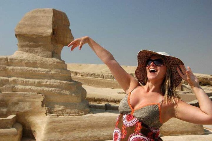 Private Day Tour to Giza Pyramids, Sphinx & Saqqara + Luxury Nile Dinner Cruise - Image 4