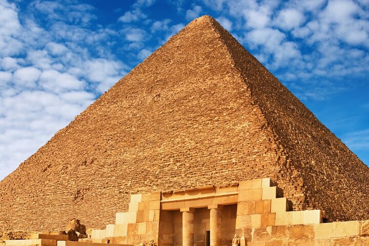 Private Full-day tour Giza pyramids,Egyptian Museum,Bazaar,Camel ride lunch  - Image 4