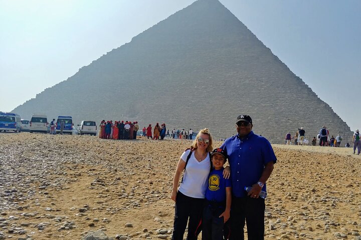 Private Full-Day Tour in Giza Pyramids and Museums from Cairo  - Image 1