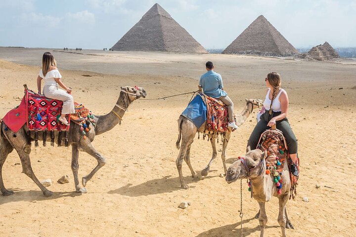 Private Guided Half-Day Tour to Giza Pyramids and Sphinx + Lunch - Image 4