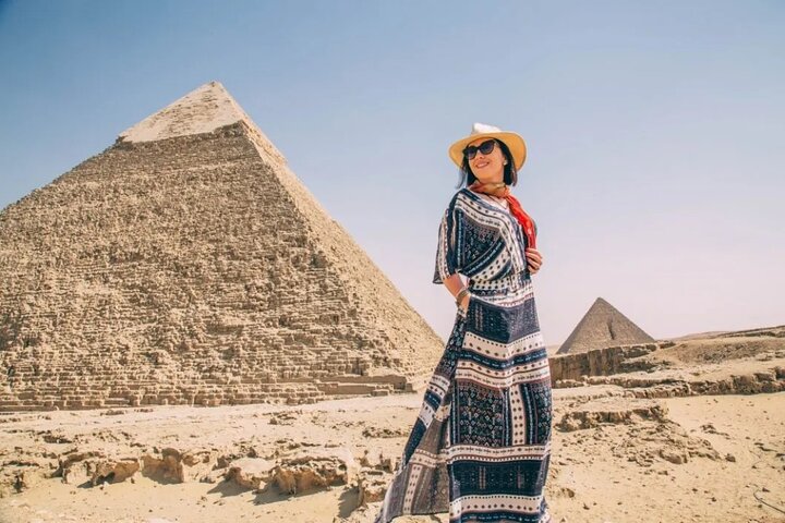 Private Guided Half-Day Tour to Giza Pyramids and Sphinx + Lunch - Image 1