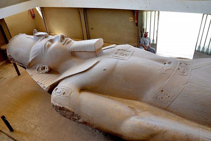 Private Guided Tour to Giza pyramids, Sphinx, Saqqara and Memphis + Lunch - Image 5