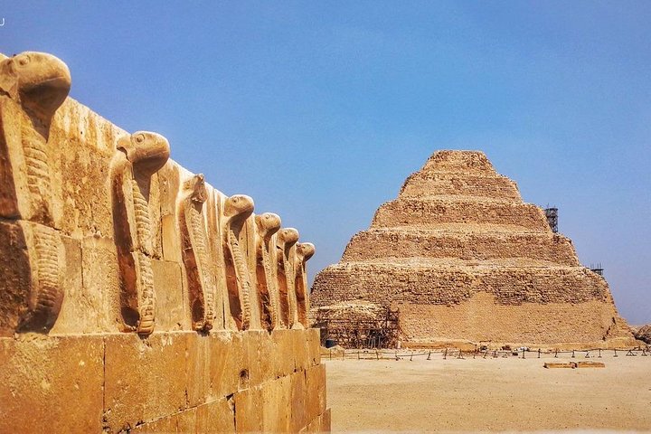 Private Guided Tour to Giza pyramids, Sphinx, Saqqara and Memphis + Lunch - Image 3