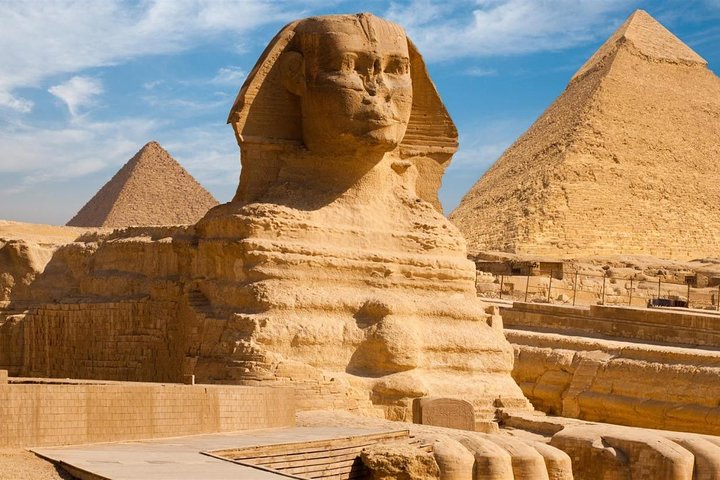 Private Guided Tour to Pyramids, Sphinx & Coptic Cairo + Lunch - Image 4