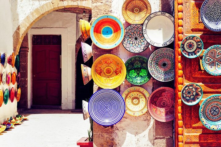 Souvenir Shopping Tour - Image 1