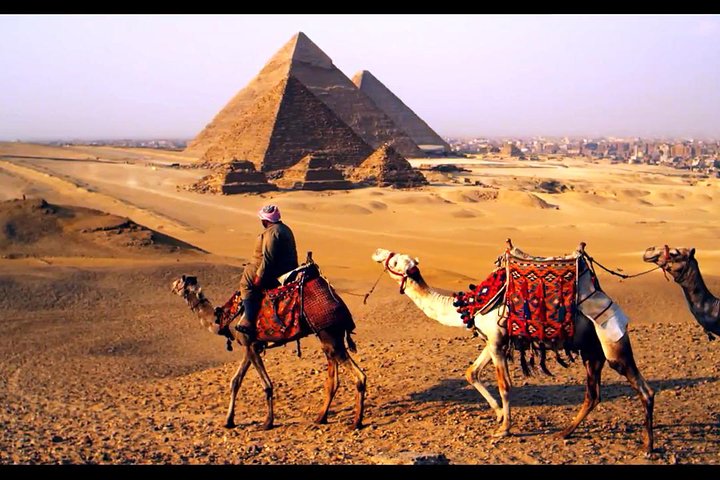 Stopover Tour of Cairo,Pyramids ,Egyptian museum,Khan El Khalili Bazzar - Image 1