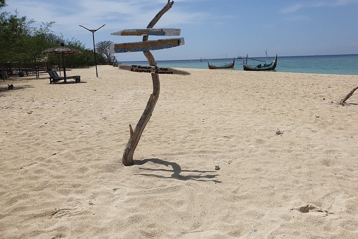 Explore Gili Labak island for Snorkeling depart from Surabaya Or Madura island - Image 4