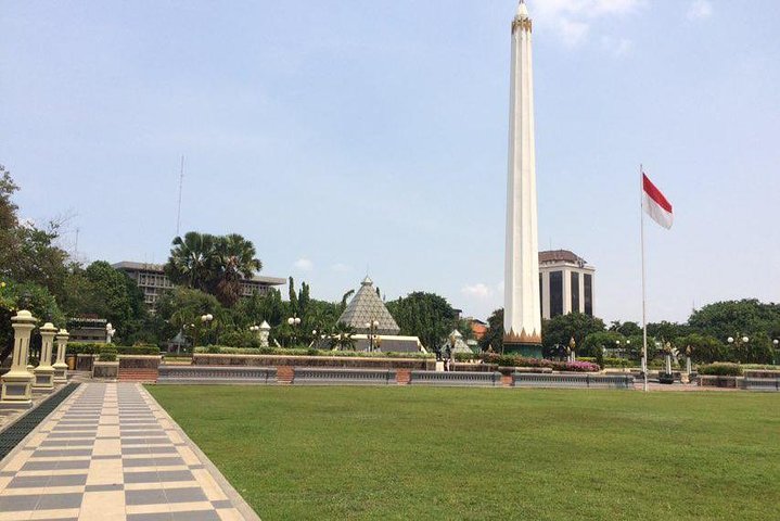 Fullday Private Trip Surabaya with Lunch  - Image 4
