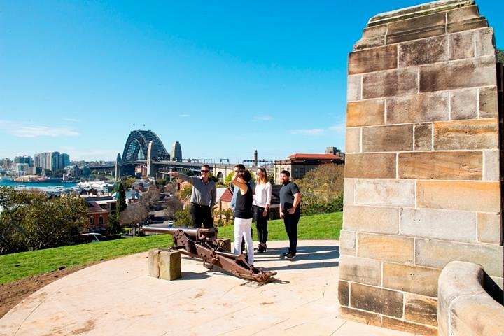 Private Essential Sydney Tour Including Lunch at the Cruising Yacht Club of Australia - Image 1