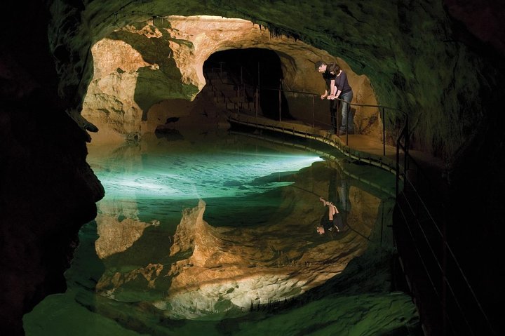 Private Tour: Jenolan Caves & Blue Mountains in a day - Image 2