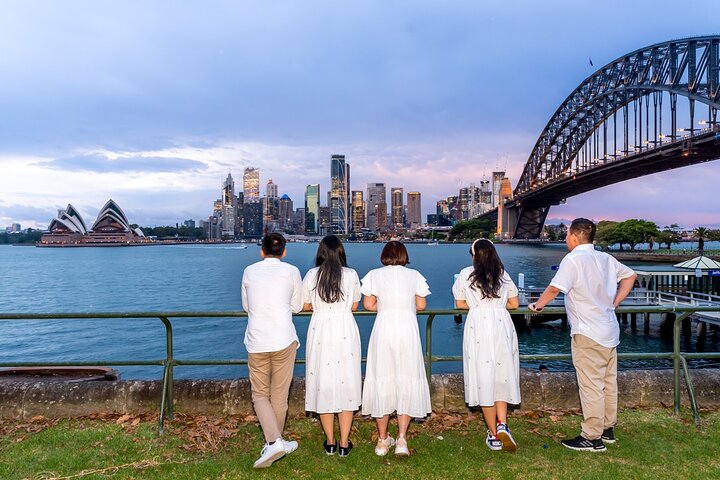 Scenic Sydney Private Tour with Professional Photographer - Image 1