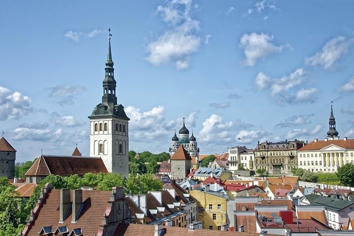 2-hour private tour of Tallinn with transport - Image 3