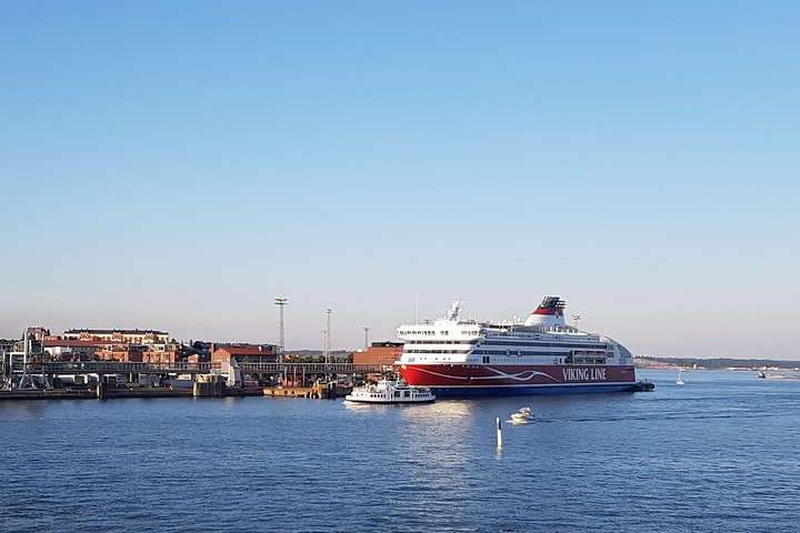 Guided tour to Helsinki from Tallinn by VIP car with return ferry ticket - Image 2