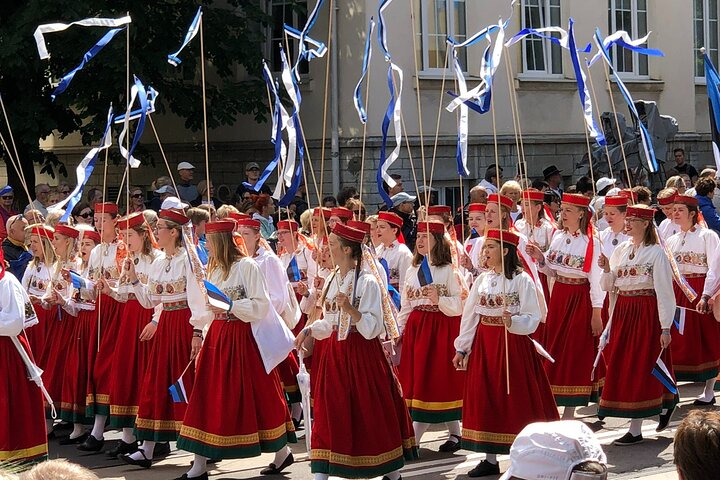 Half-Day Private Accessible City Tour in Tallinn - Image 3