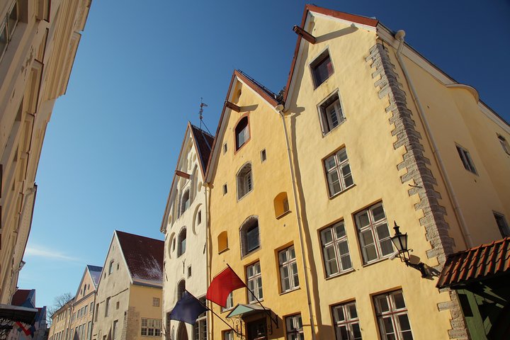 Old and Nowaday Tallinn Driving and Little Walking Private Tour - Image 3