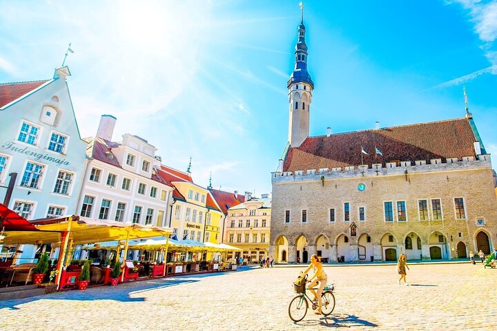 Private Guided Tour Highlights of Tallinn  - Image 2