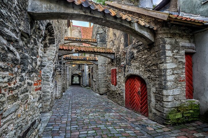 Tallinn Old Town Walking Tour & Free time (Depart from Tallinn Port) - Image 5