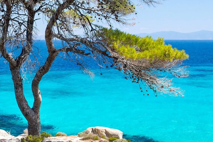 Private group. Swimming and relax in beautiful beaches  - Image 4